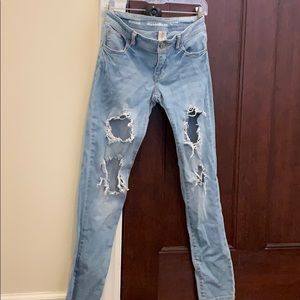 Amazing stretch distressed jeans!